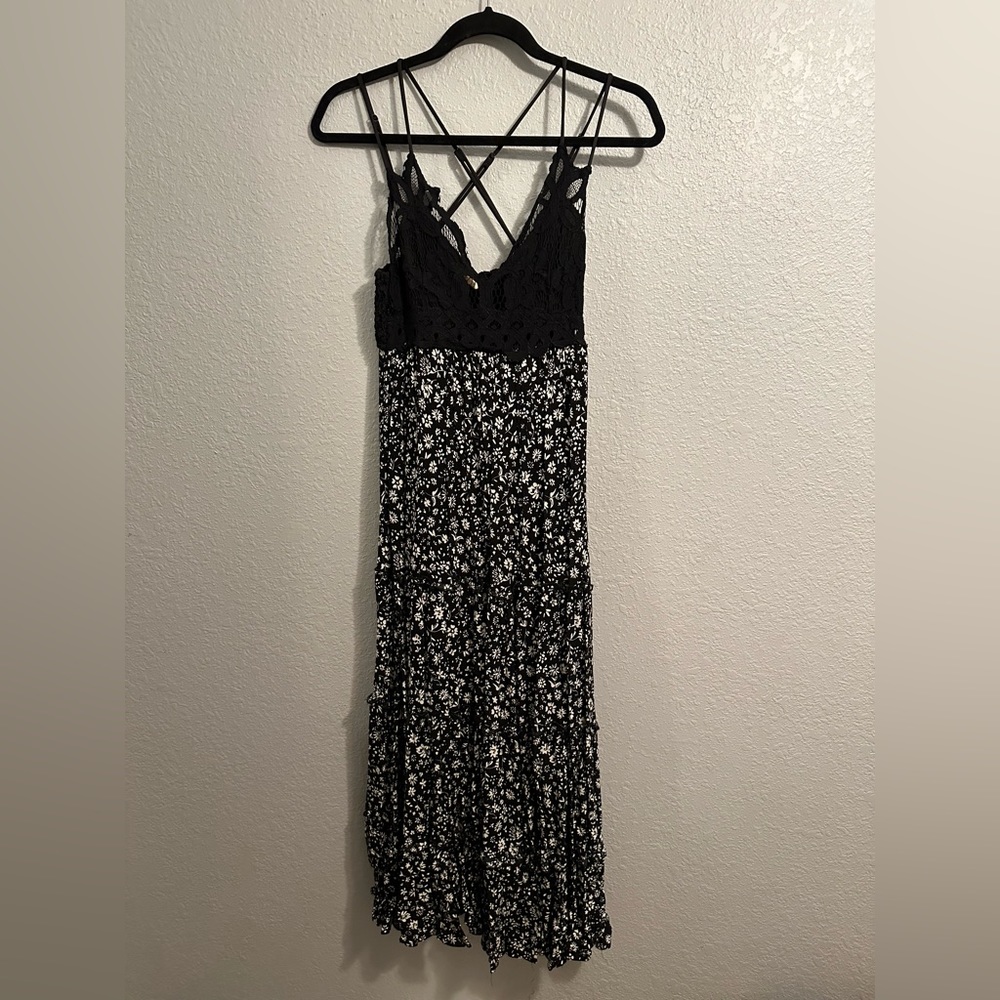 Vici Dolls Kalley tiered floral midi dress
